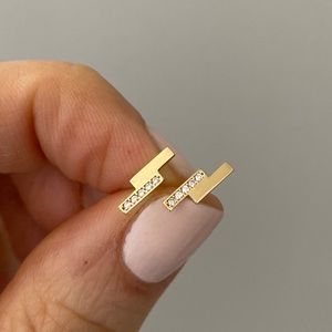 Authentic 14k Gold “diamond” minimalist earrings